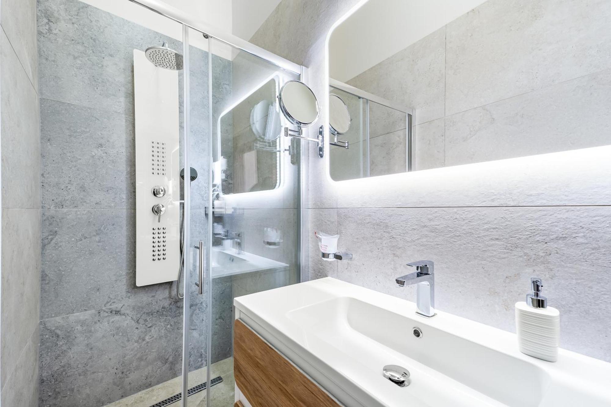 Dua Hotel 4*